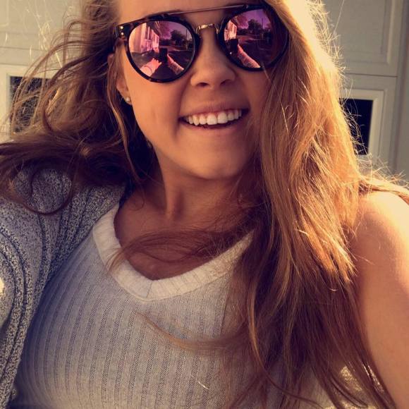 Meet your Posher, Jaelyn - Picture 1 of 1